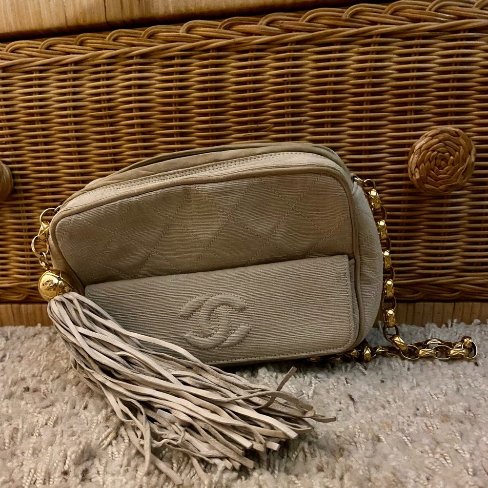 Vintage CHANEL cream quilted camera crossbody bag